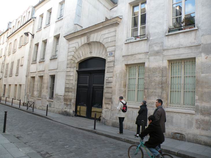  porche d'entrée, 16 rue Tournefort